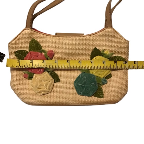 Fossil Forever small faux woven straw purse appliqué velvet flowers - Picture 3 of 7